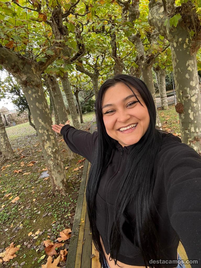 602594721-acompanante-en-pontevedra-XqcxnY