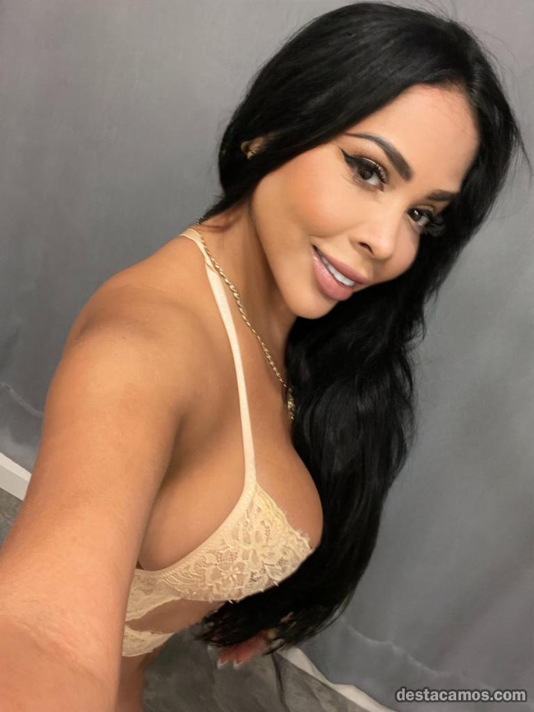 624584150-acompanante-en-asturias-eMRqGN