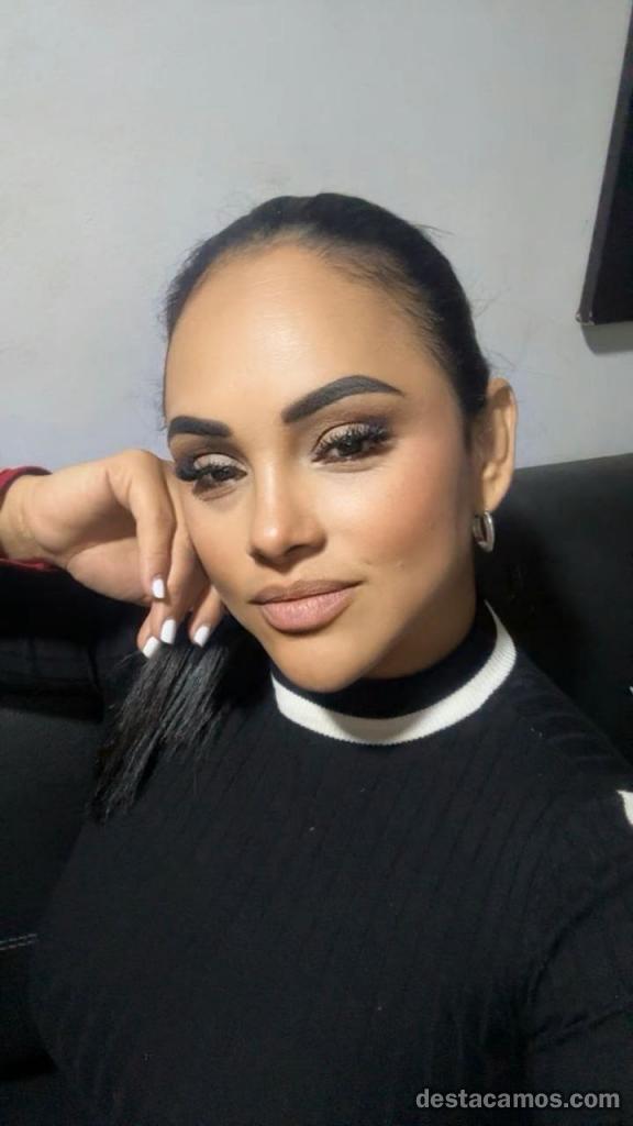 643219126-chica-de-compania-en-valencia-GAJYFn