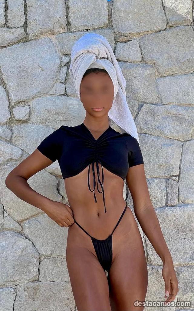 672807383-acompanante-en-las-palmas-Uln3H2