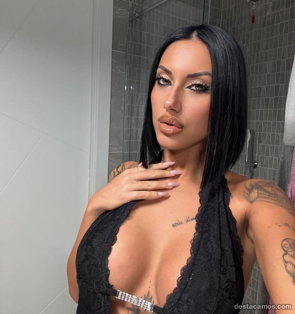 613482611-crossdresser-en-alicante-WaNM8z