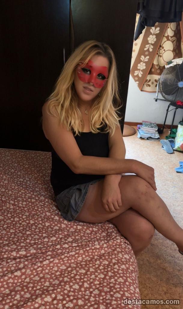 634705709-travesti-en-la-coruna-zxLt7U