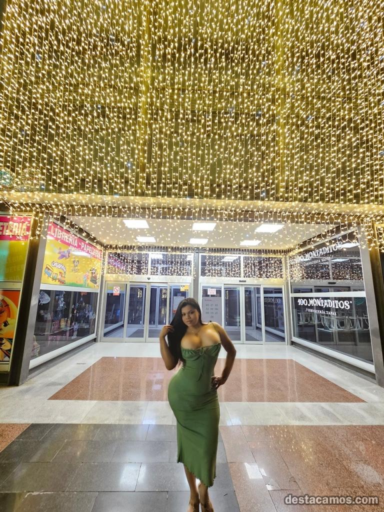 641413369-transexual-en-las-palmas-1FZsV3