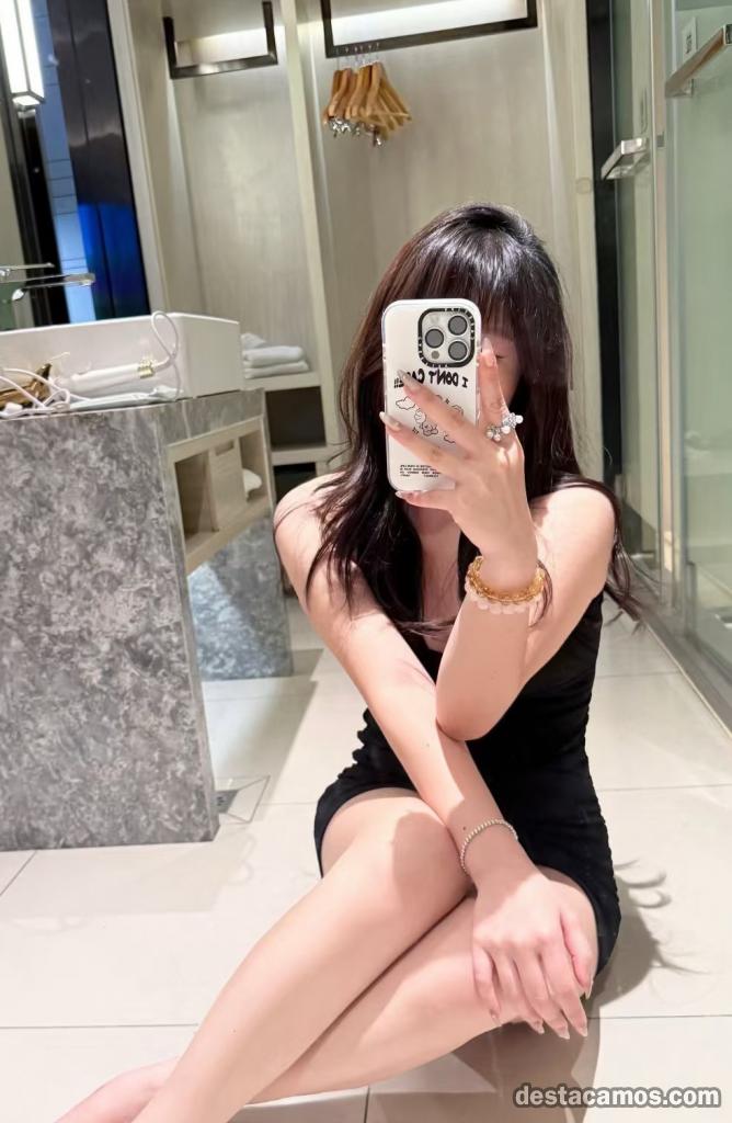 641957294-chica-de-compania-en-madrid-bUFL5W