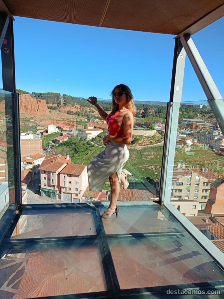 643073199-chica-de-compania-vip-en-teruel-DpD4HX
