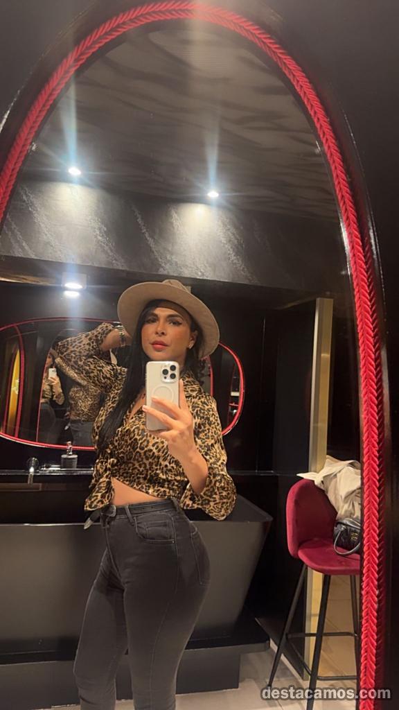 643941856-shemale-en-ibiza-tqbCPY