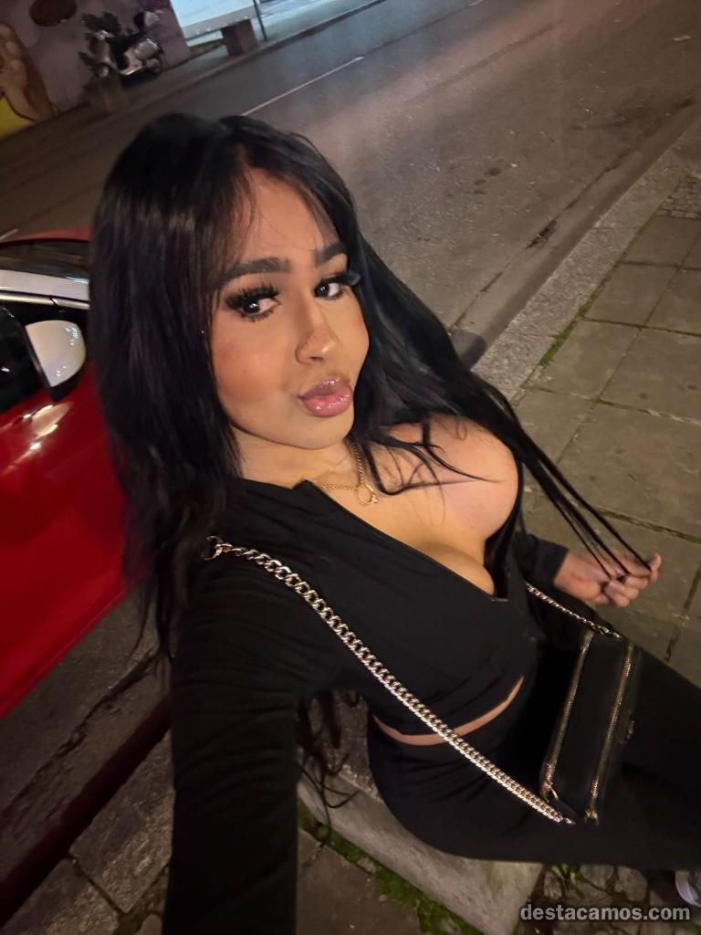 672976531-travesti-en-madrid-zJJoWP