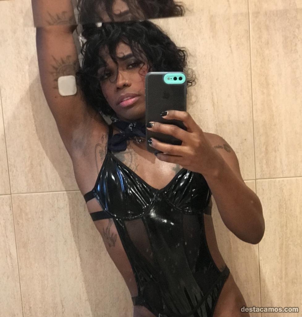 679787305-transexual-en-asturias-ho1Fq2