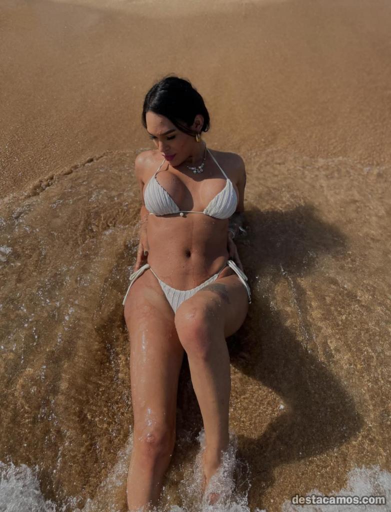 697498148-ladyboy-en-lerida-PxbDZg