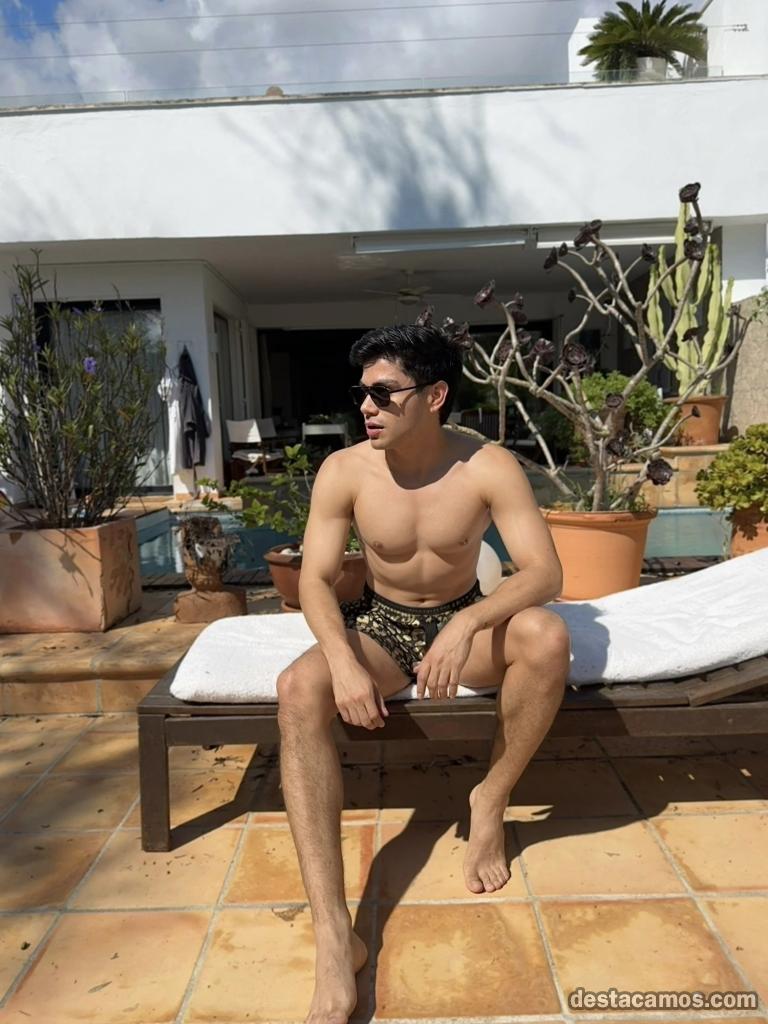 692543750-escort-en-barcelona-RirbuY